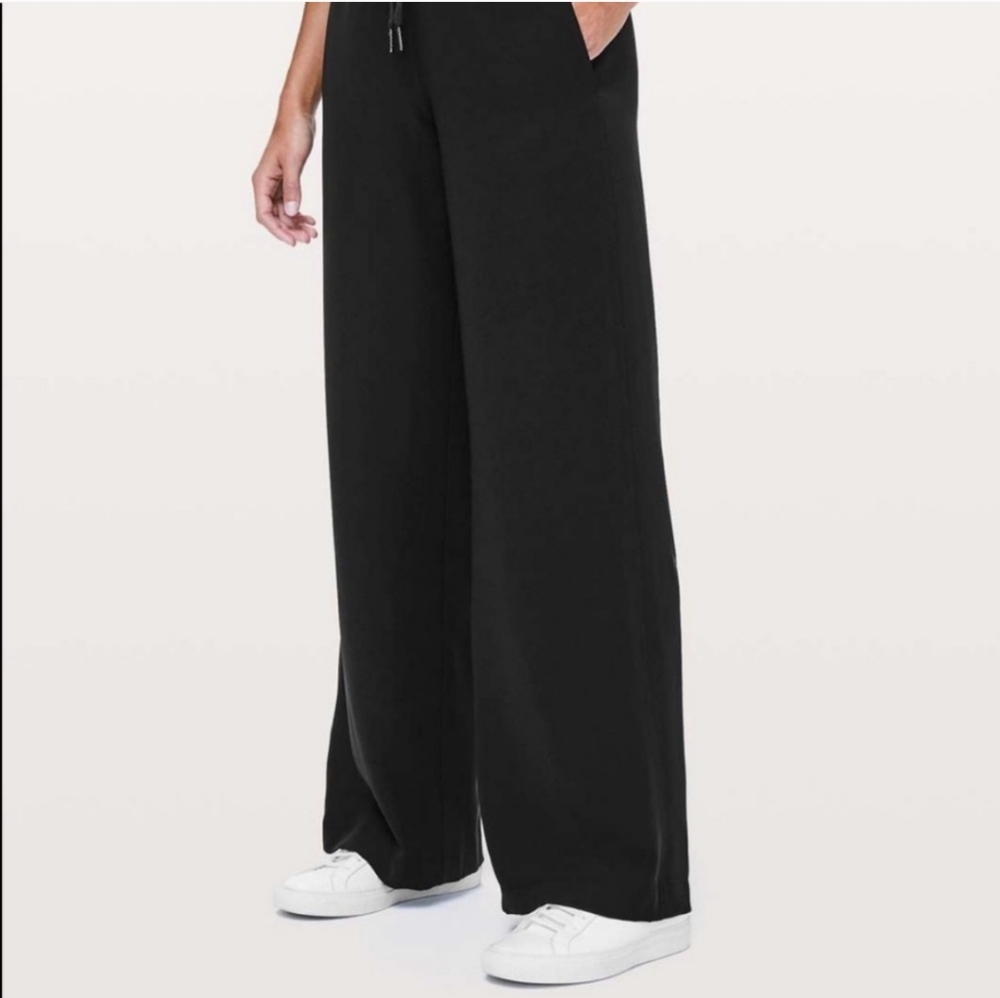 Lululemon black on the fly full length Pants